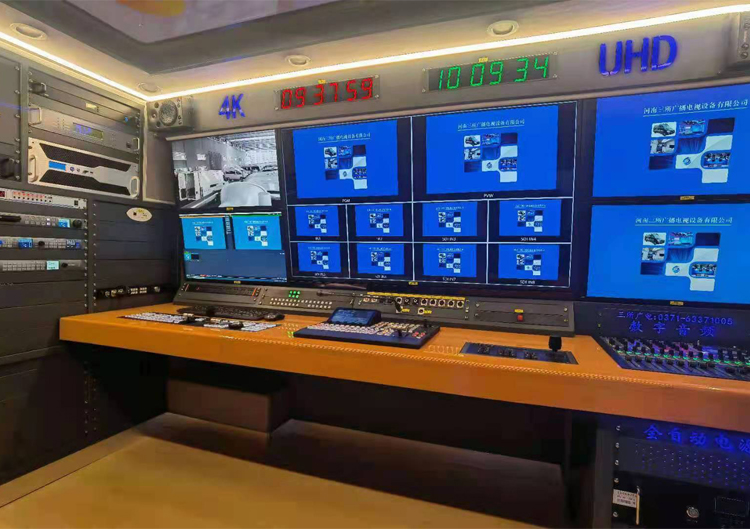 融媒直播车 (1).jpg